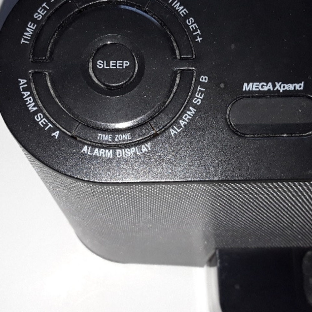 Sony Dream Machine Personal Audio System - Picture 2 of 6